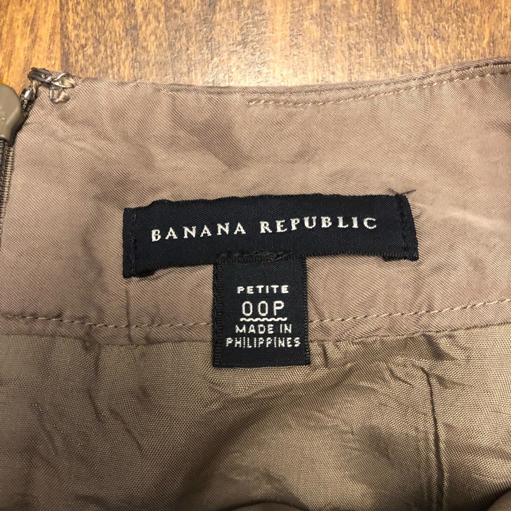 Banana Republic Ruffle Skirt - Taupe - Picture 2 of 4